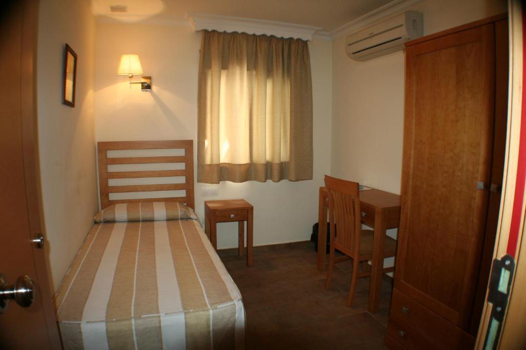 Hostal Margarita La Linea de la Concepcion Phòng bức ảnh