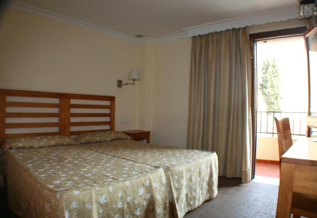Hostal Margarita La Linea de la Concepcion Ngoại thất bức ảnh